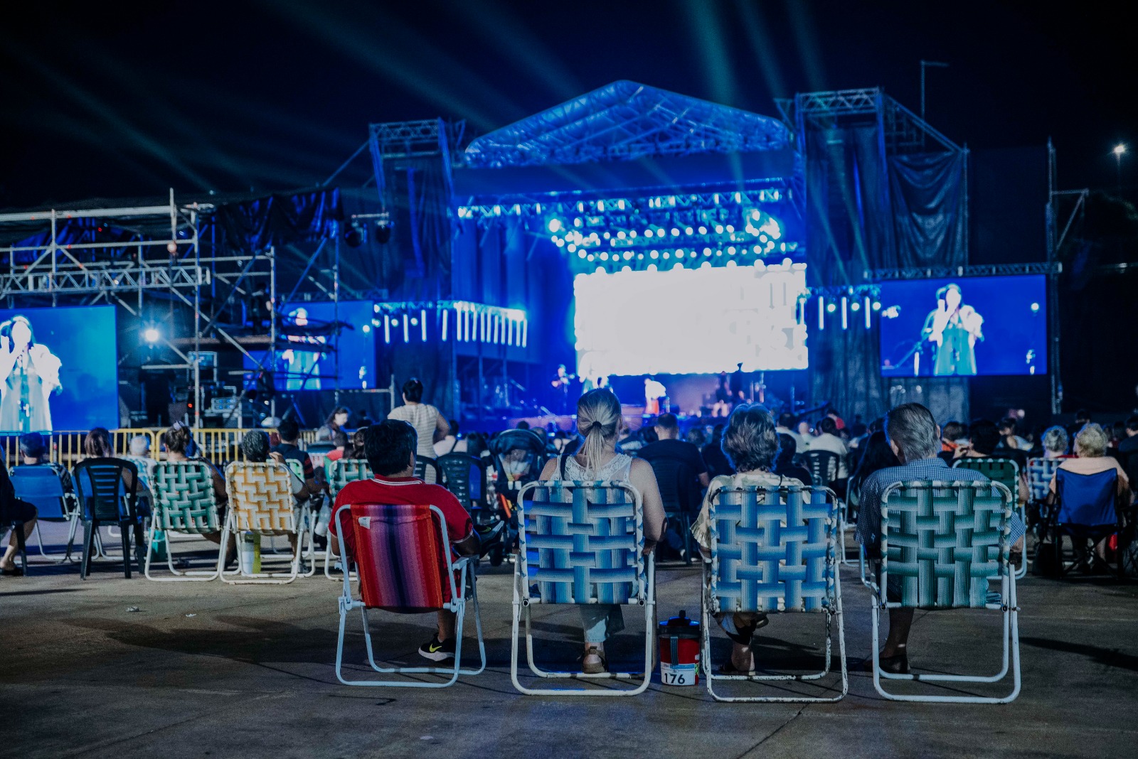 <p>Catherine Vergnes, Los Núñez y Destino San Javier fueron los picos altos de la noche inaugural</p>