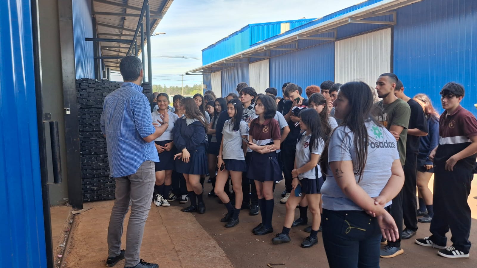 <p>Del Ecopunto al Parque Industrial: estudiantes conocieron el circuito de la economía circular </p>